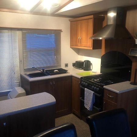 First Steps Caravan Rentals Сэнддаун Экстерьер фото