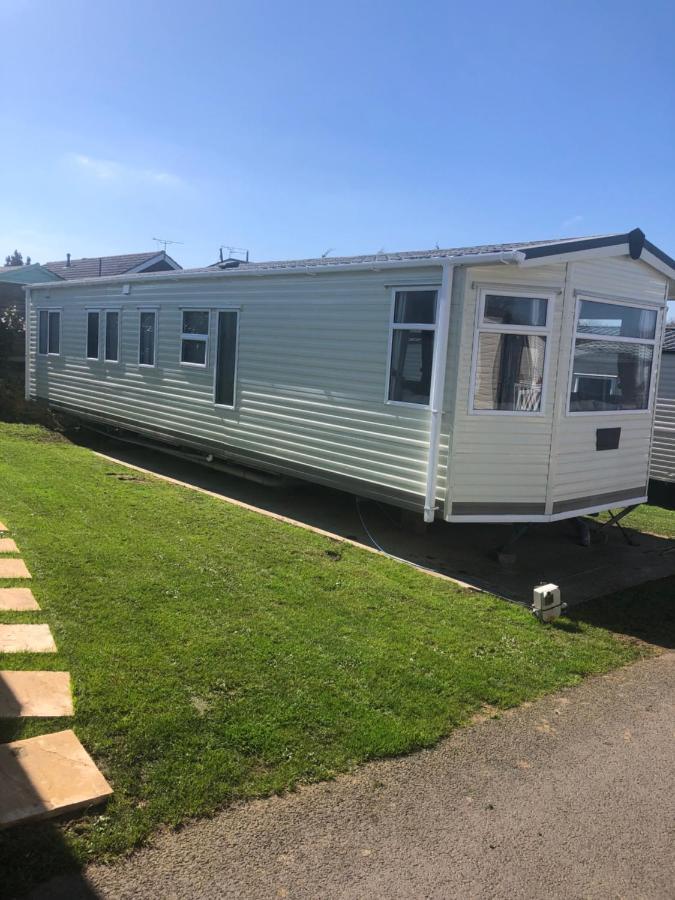 First Steps Caravan Rentals Сэнддаун Экстерьер фото