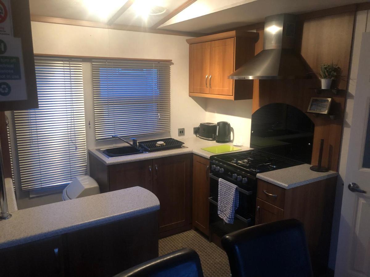 First Steps Caravan Rentals Сэнддаун Экстерьер фото